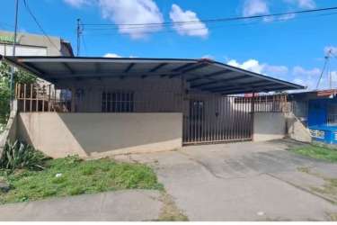 Spacious living and dining area with interior details in commercial house La Chorrera