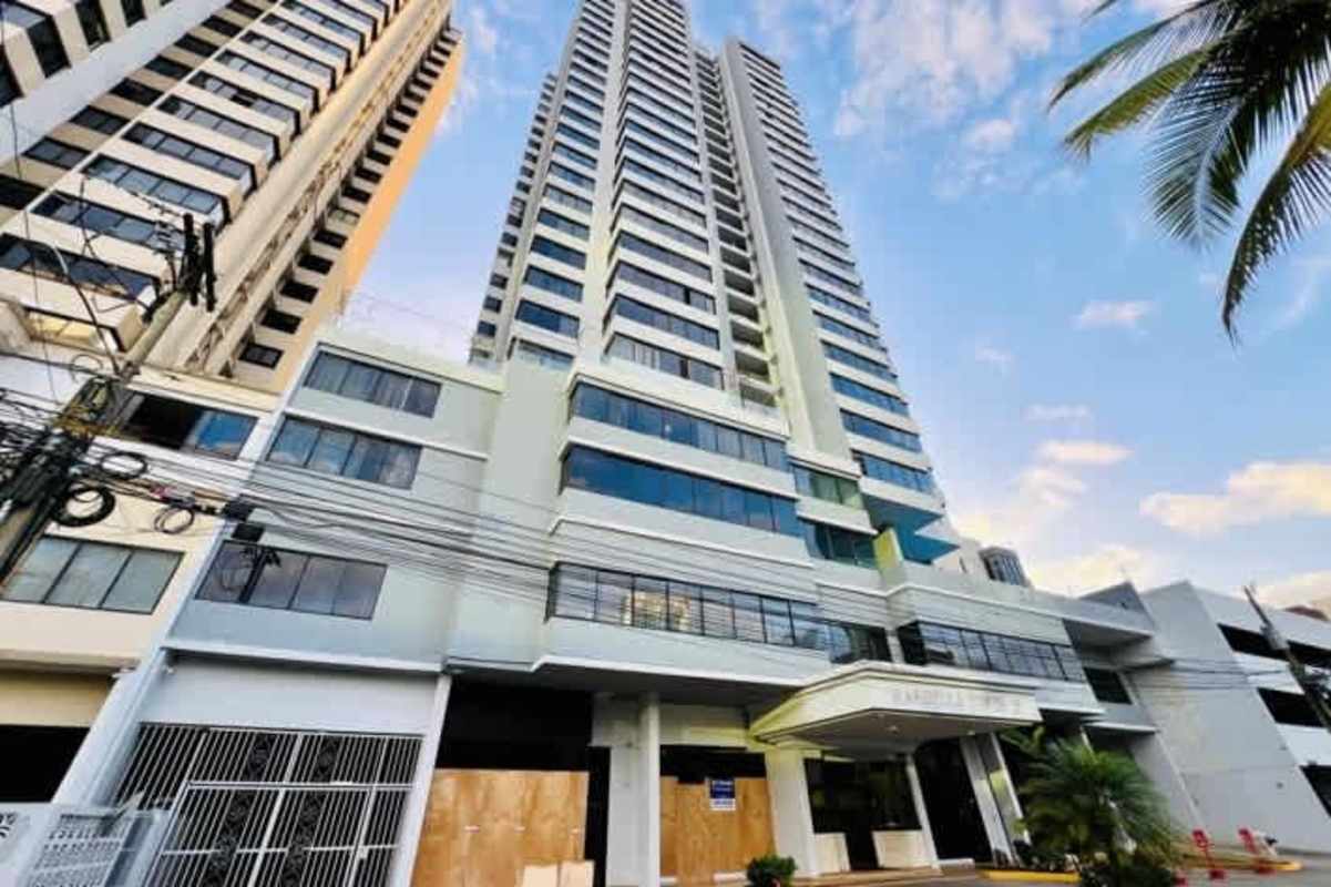 High-rise apartment building PH Marbella Tower 2 near Cinta Costera
