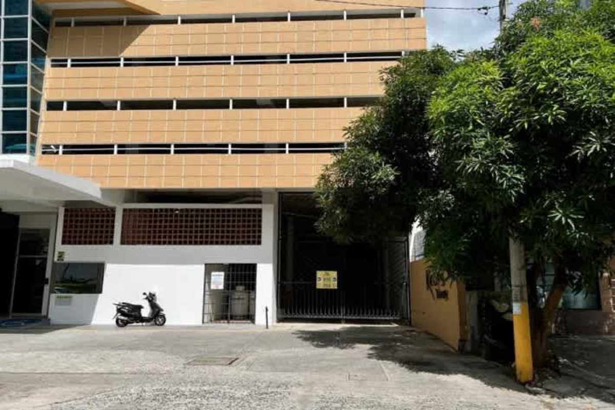 Mixed-use high-rise with residential and commercial spaces Keops Tower Panama