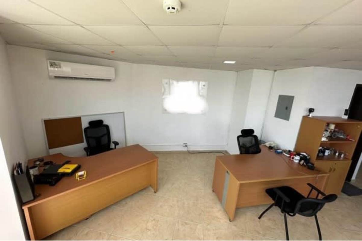 Furnished office with bright natural light and ocean views PH Bay View Panama