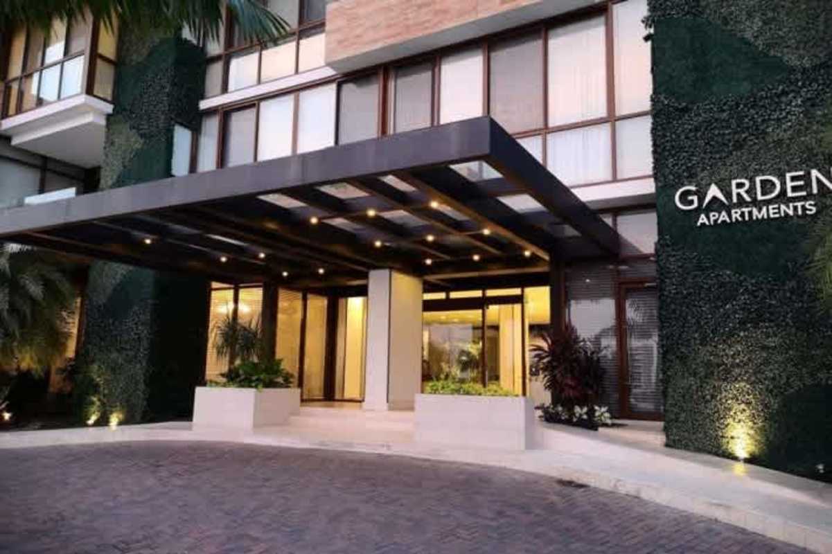 Spacious luxury kitchen with marble countertops and high-end appliances at Ocean Reef Islands Panama