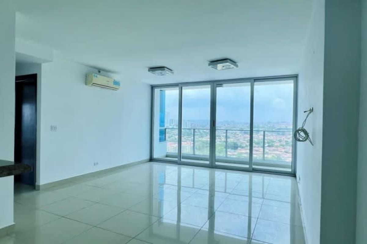 Contemporary kitchen with granite countertop, gas stove and quality finishes in PH Top Towers apartment Panama