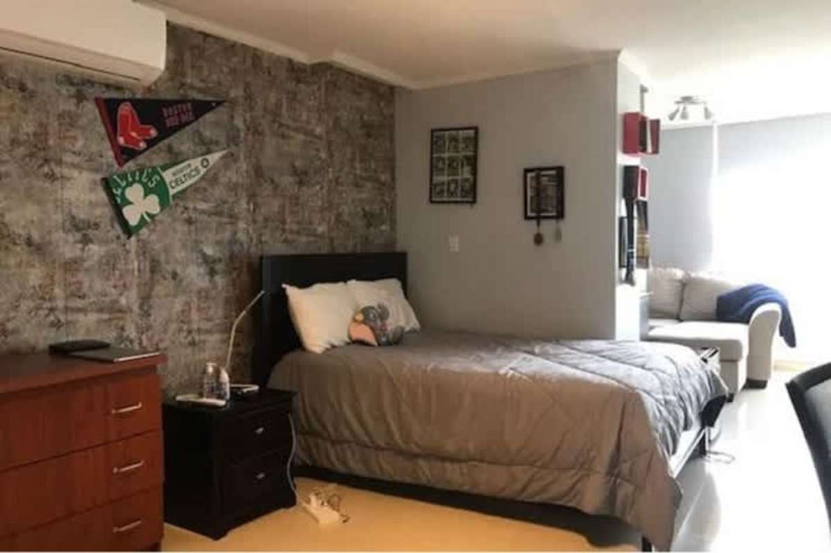 Dedicated office space or study room in master suite PH La Cresta Panama