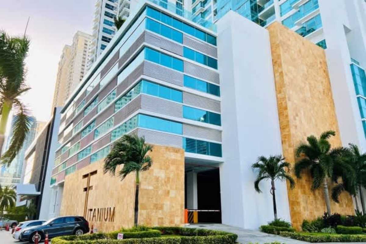 Infinity pool with ocean and skyline views at PH Titanium Costa del Este Panama