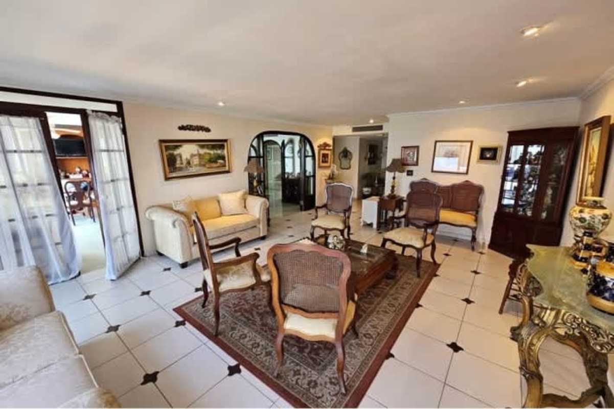 Master suite with large windows, ocean view, traditional decor Punta Paitilla Panama