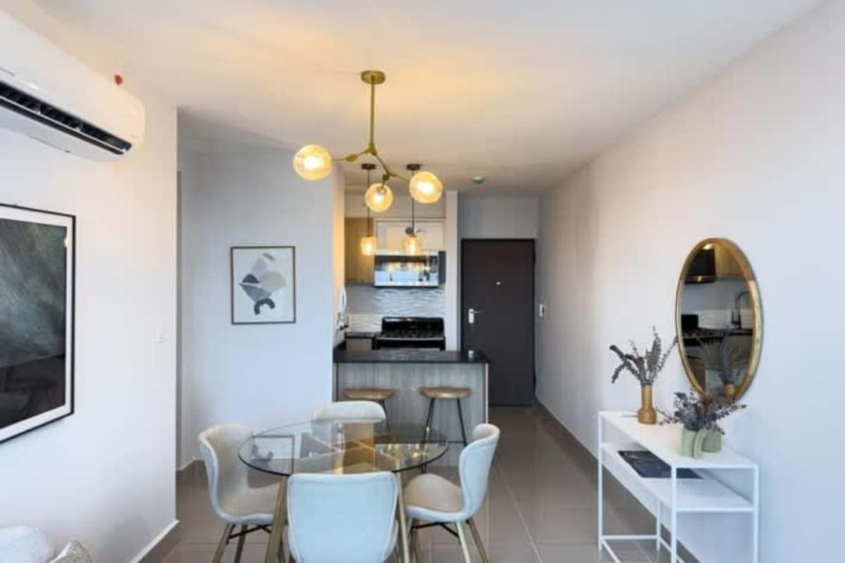 Shared coworking and social lounge areas in Alto Río via España Panama