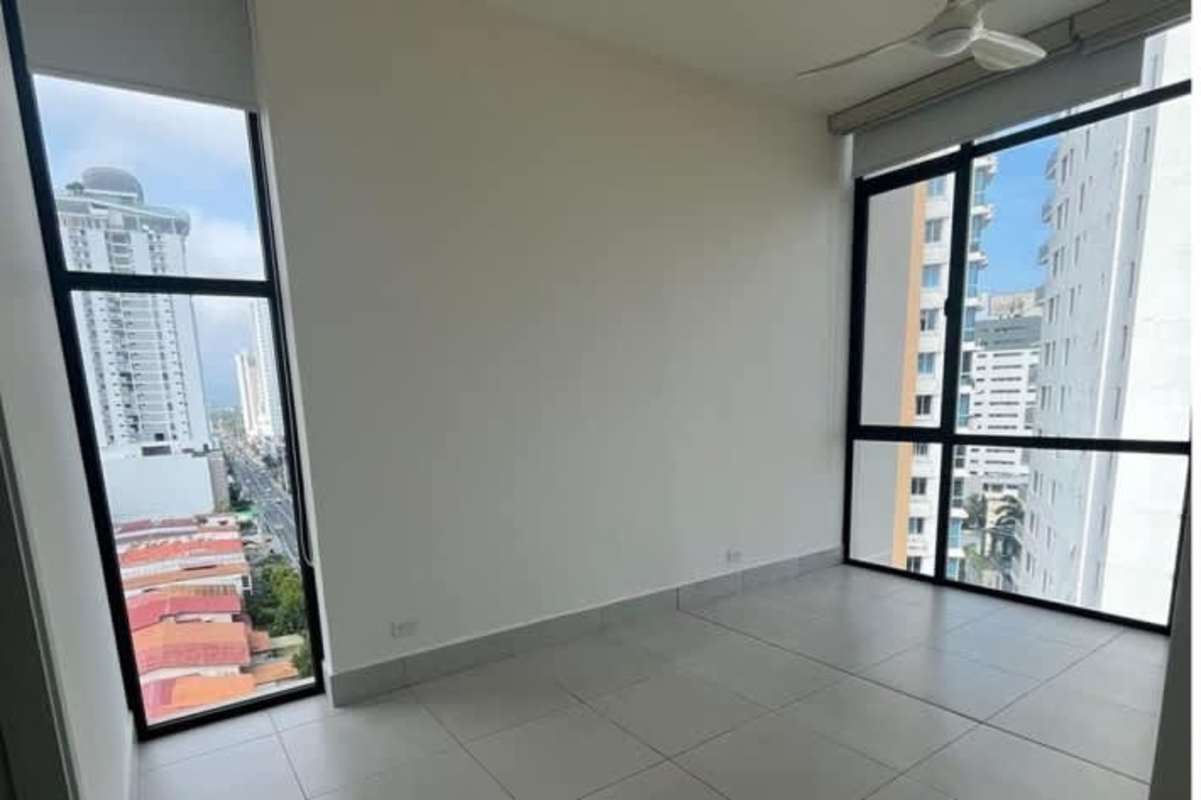 Bright bedroom with large window and skyline view PH Coco Skyline Coco del Mar Panama