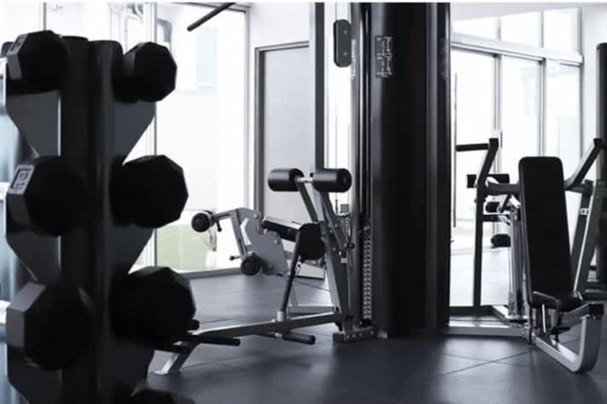 Elegant master bedroom featuring panoramic ocean and skyline views at Smartxy Diamond Tower Costa del Este