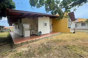 Covered patio terrace with laundry outdoor sink PH Villa Brisas de Lajas Coronado Panama