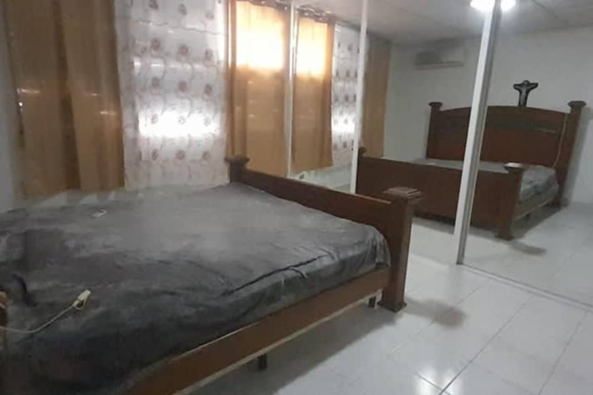 Laundry with washing machine, utility sink, storage specialist Betania house