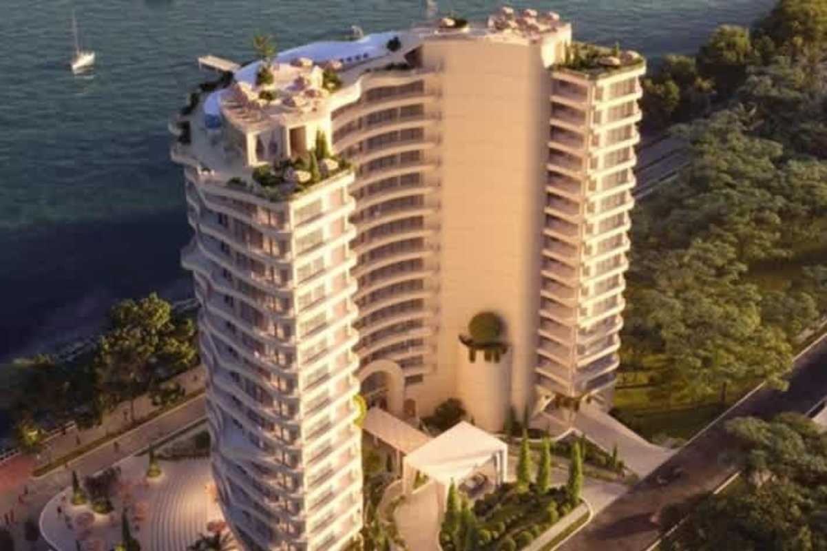 Curved contemporary architecture of PH Cavarosa Signature Residences along Amador Panama