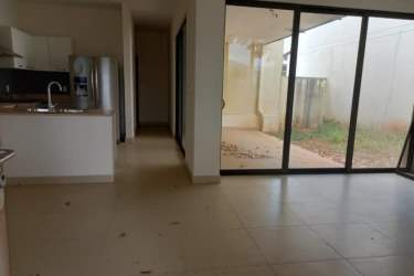 Master bedroom large windows ensuite bathroom PH River Valley Panama Pacifico