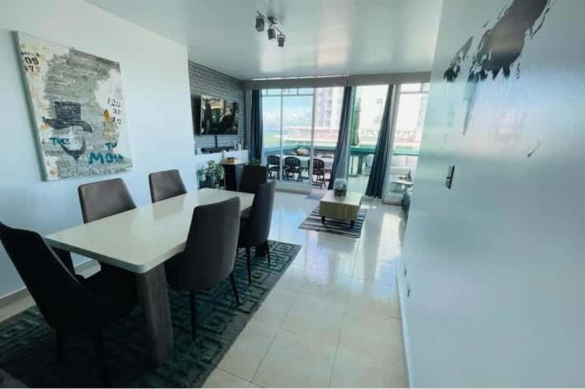 Bright living dining area with balcony access in PH Vivendi Edison Park Panama