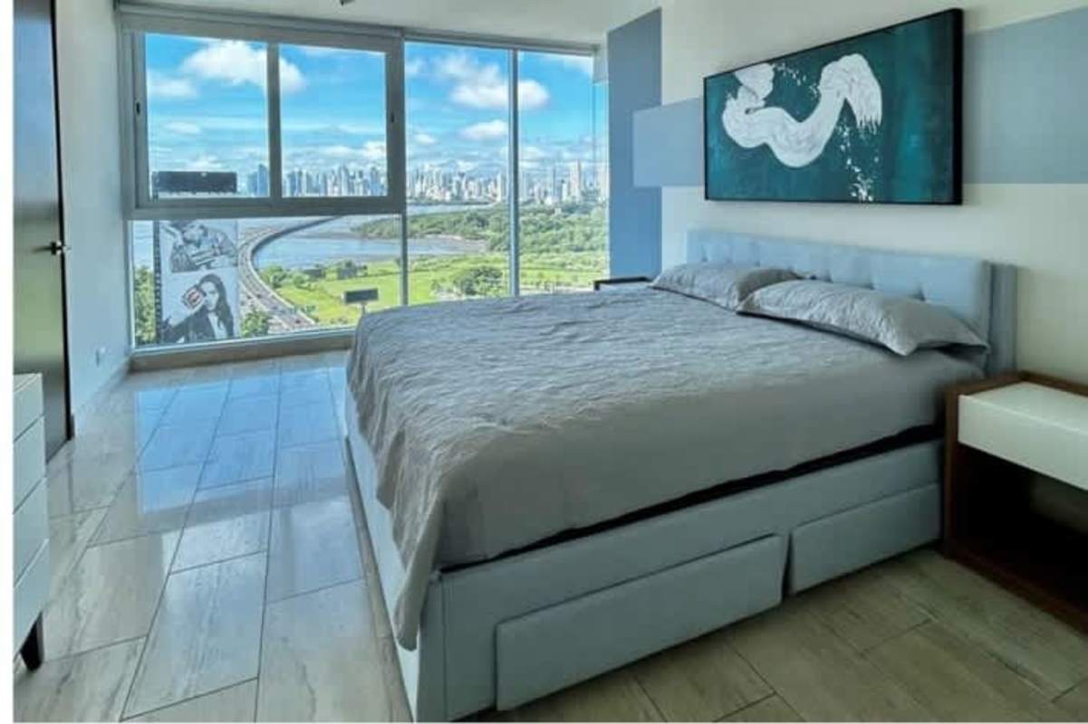 Spacious master bedroom with walk-in closet and ocean view in PH The Park Costa del Este Panama