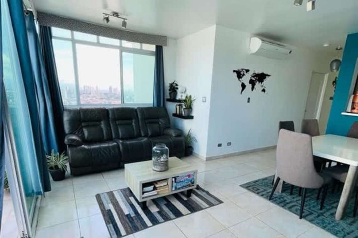 Balcony with outdoor seating and panoramic city view at PH Vivendi Edison Park Panama City