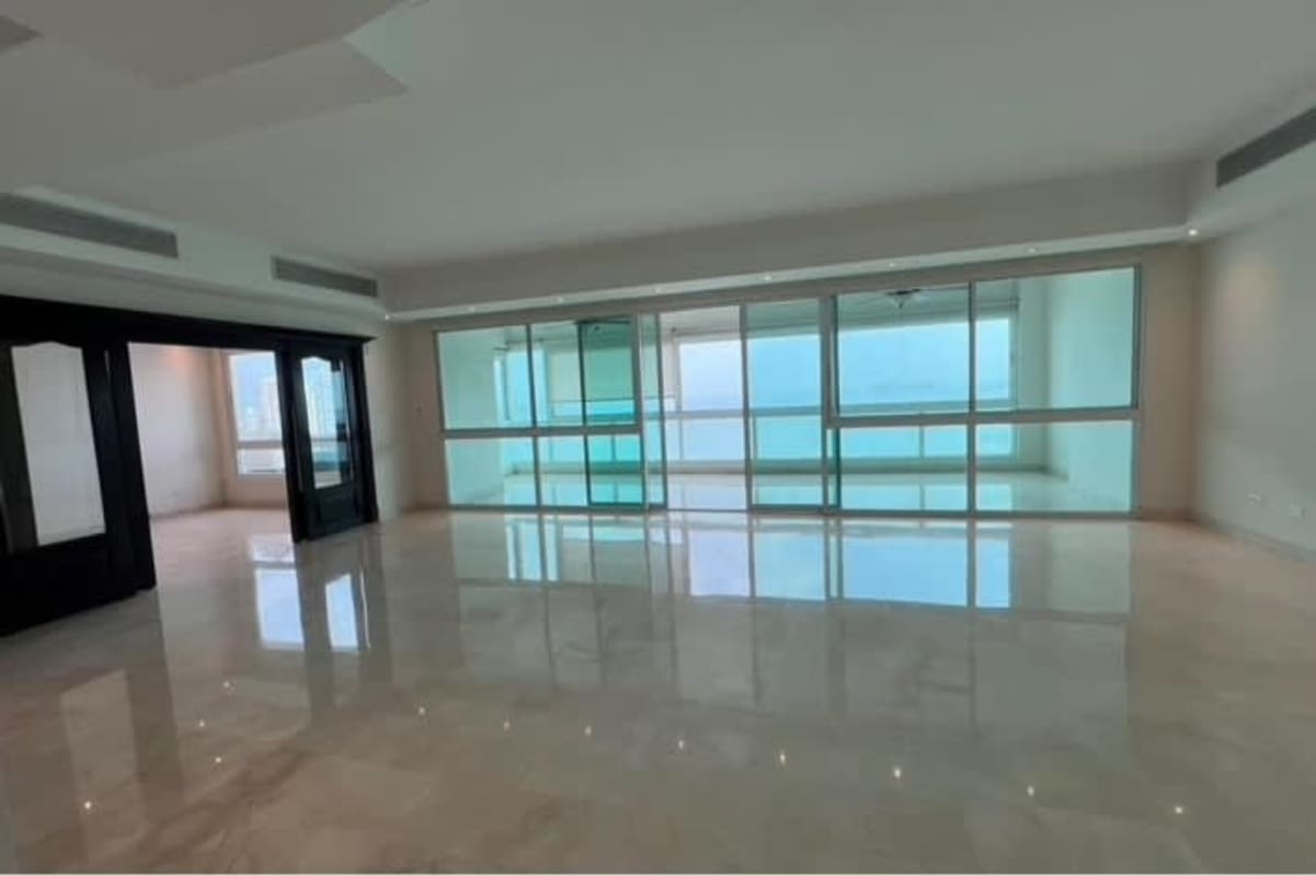 Luxury kitchen with marble countertops and open design in PH BICSA Financial Center Panama
