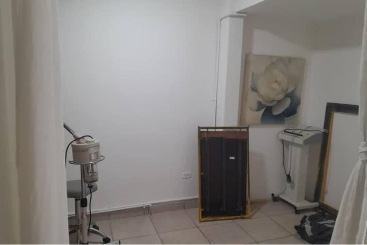Private treatment or office room with spa equipment in commercial property for sale Panama