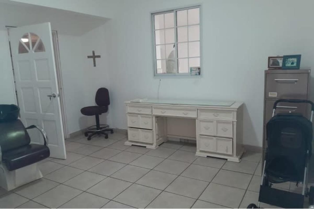 Exterior covered parking carport space for sale San Francisco Panama