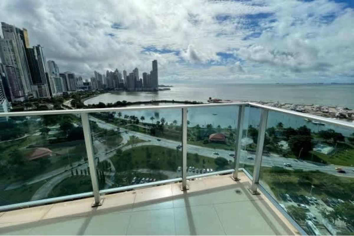 Contemporary bathroom with glass shower and modern vanity PH Marina Plaza Panama