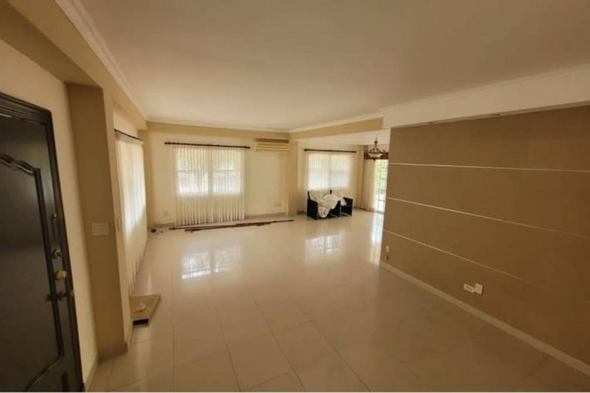 Bright living room with large windows, air conditioning, elegant tile floors in Altos de Curundú Panama