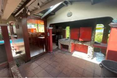 House exterior driveway garden parking area Nueva Gorgona Chame Panama for sale