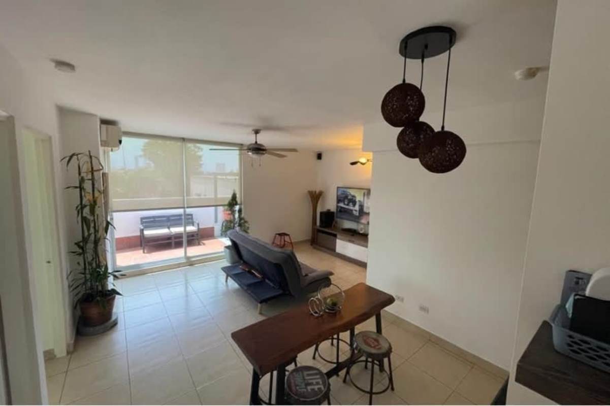 Bedroom with large window, ceiling fan, bright space in PH Albrook Point Ancón