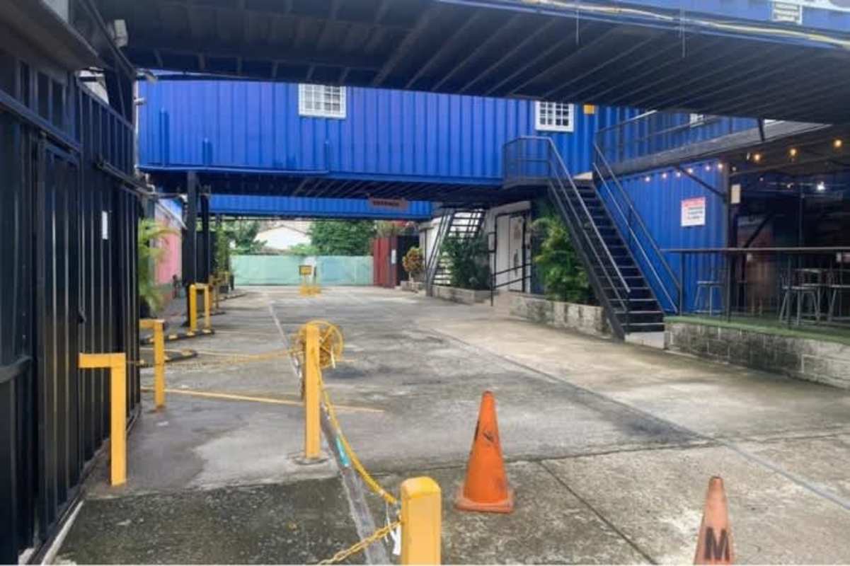 Shipping container construction commercial spaces with stairs and parking Via España Panama