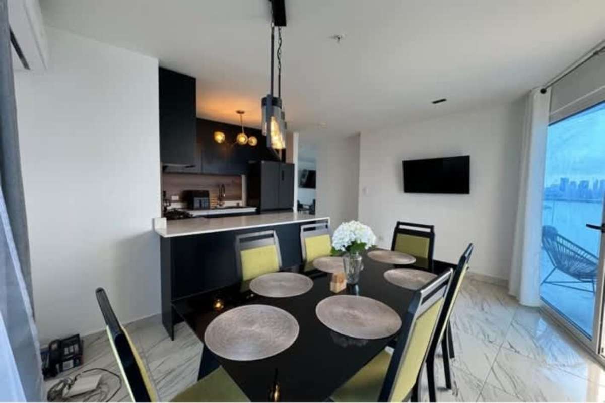 Bright master bedroom with panoramic view, built-in closet, marble floors in The Sands Tower Panama City