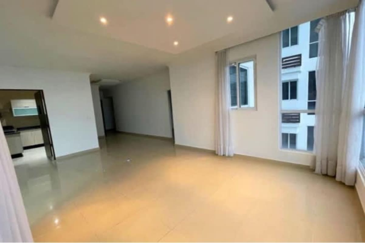 Modern bathroom with glass shower enclosure PH GrandBay Tower Panama
