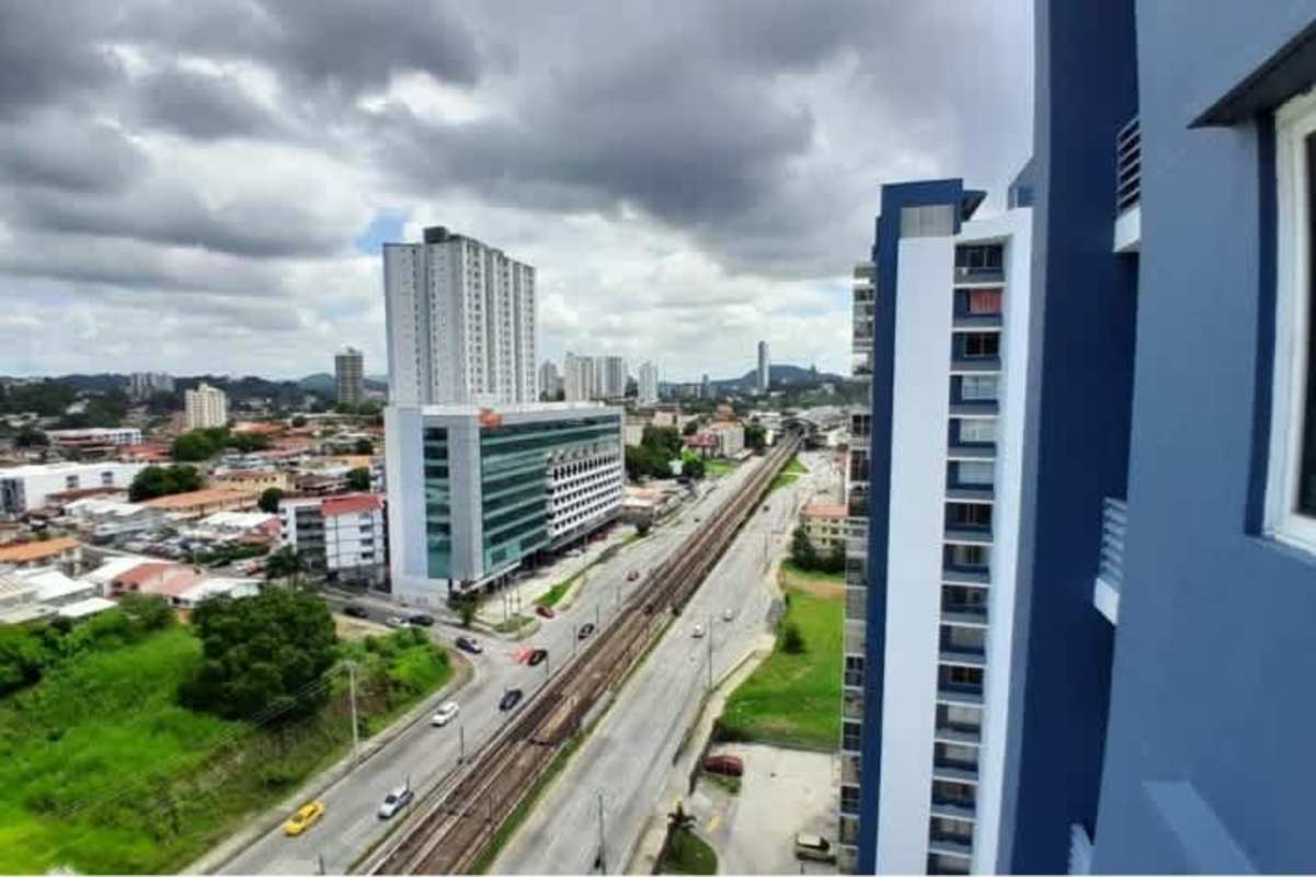 Balcony with city skyline view in Pueblo Nuevo PH Park Royal apartment