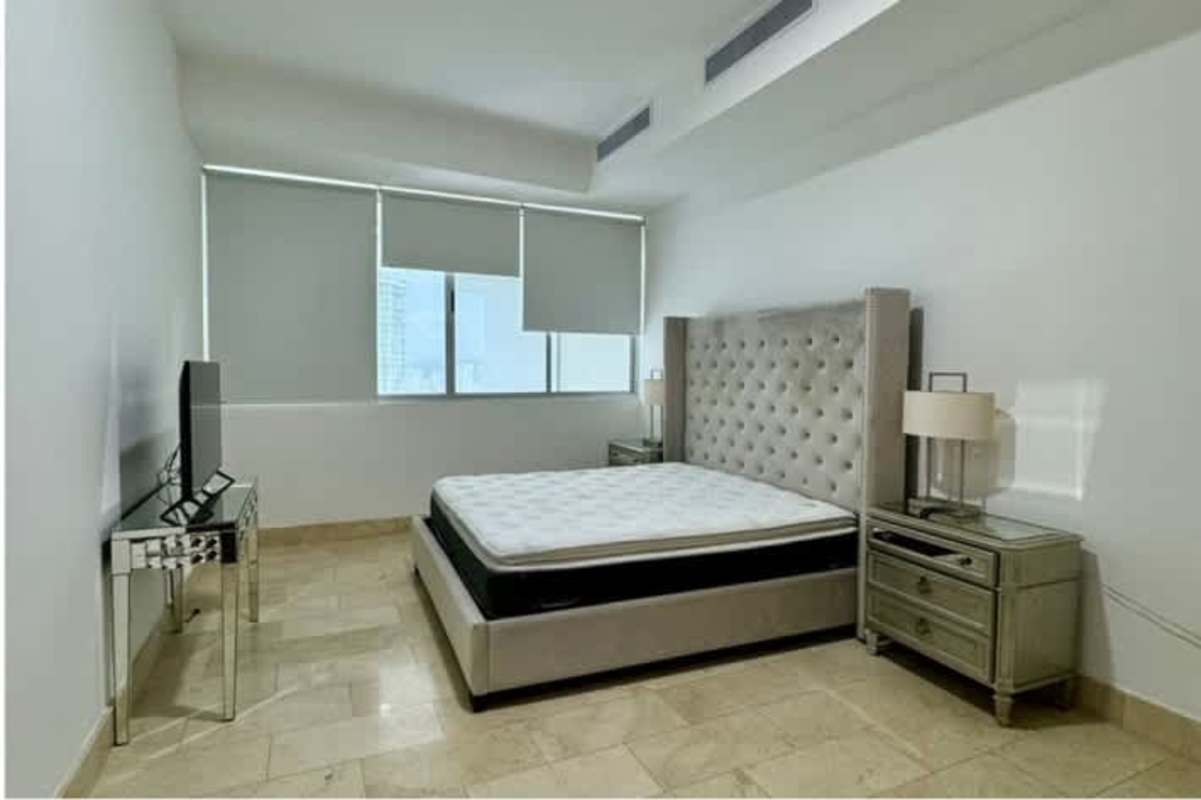 Luxury bedroom with private balcony and ocean view in PH Pacific Point Punta Pacífica