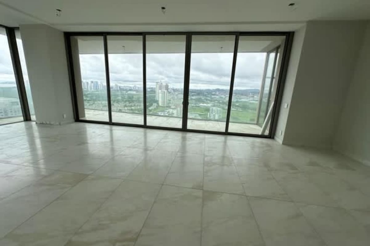 High-rise balcony panoramic city golf ocean views La Maison by Fendi Casa Panama