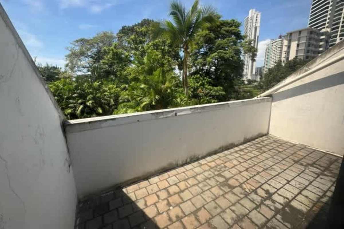 Open plan living dining with terrace doors Coco del Mar Panama City house for sale