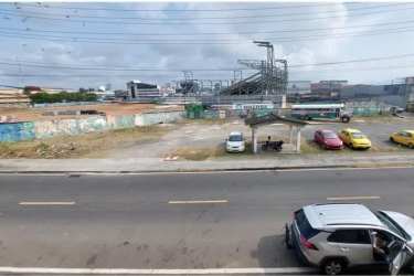 Vacant development space adjacent to buildings in Colón City Panama