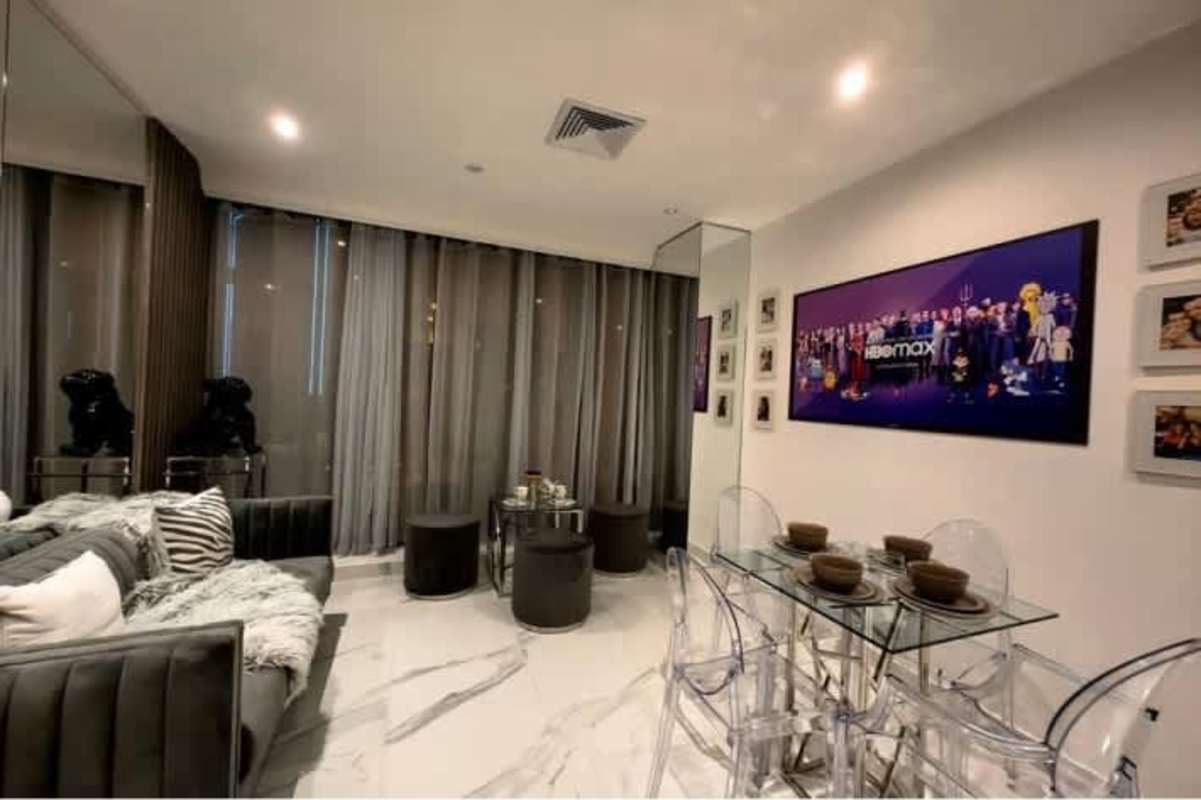 Compact modern bedroom with mirrored wall art and wardrobe PH Amazona Bella Vista Panama