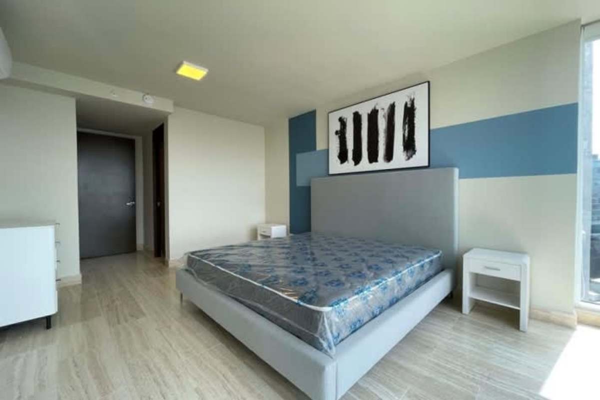 Closed kitchen with granite countertops and European cabinetry PH Mahogany Panama