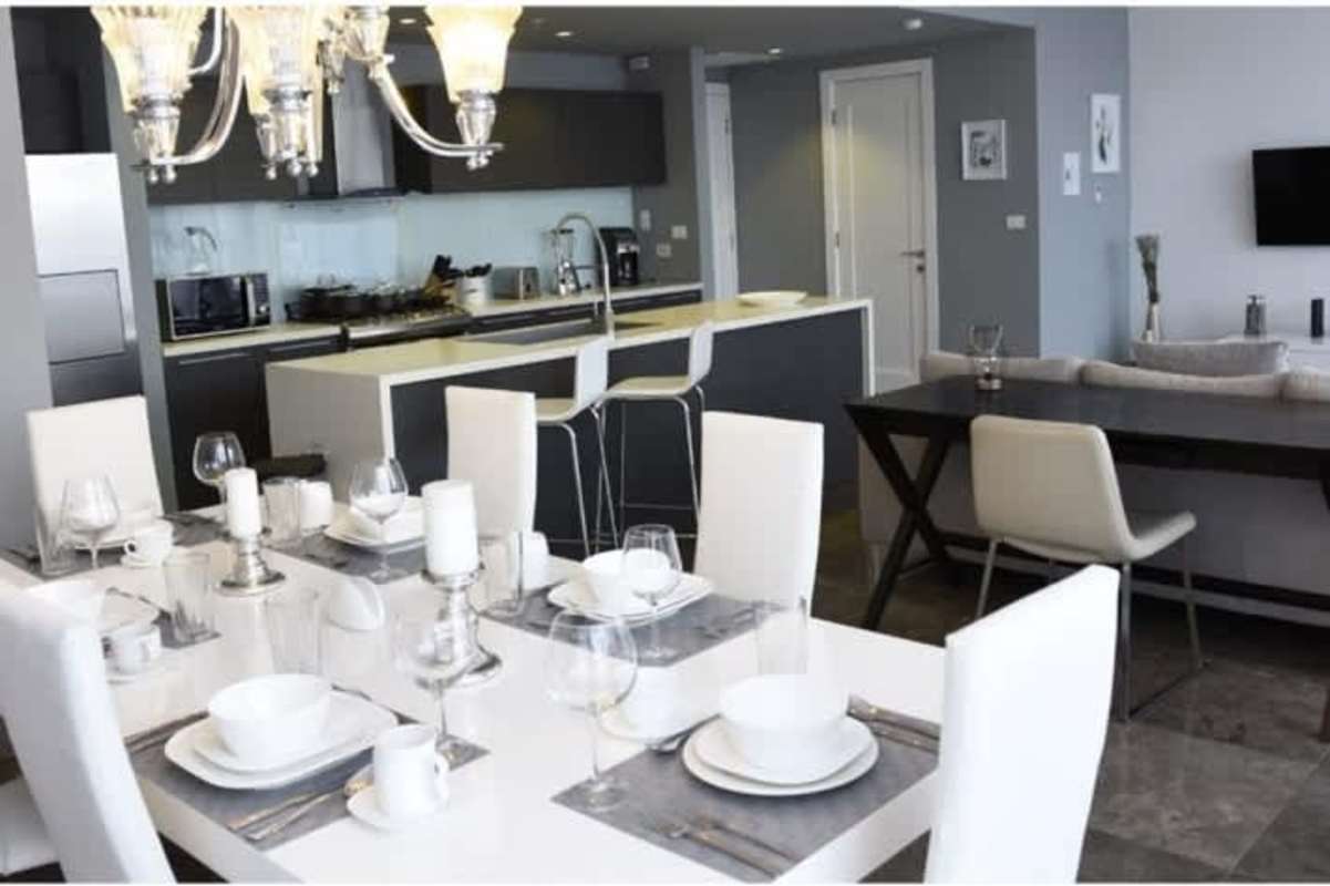 Dining kitchen area modern decor chandelier Yoo Panama Panama City