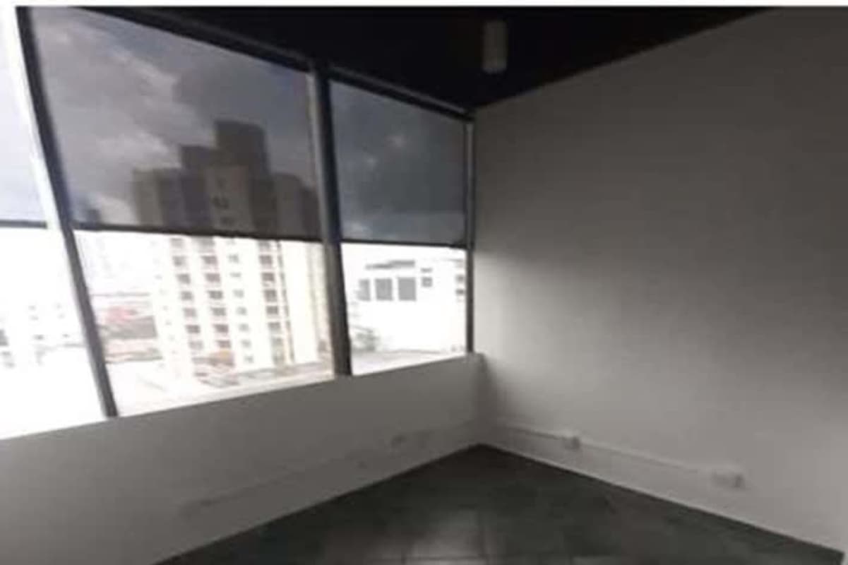 Enclosed small private office with window inside Plaza Credicorp Bank Panama