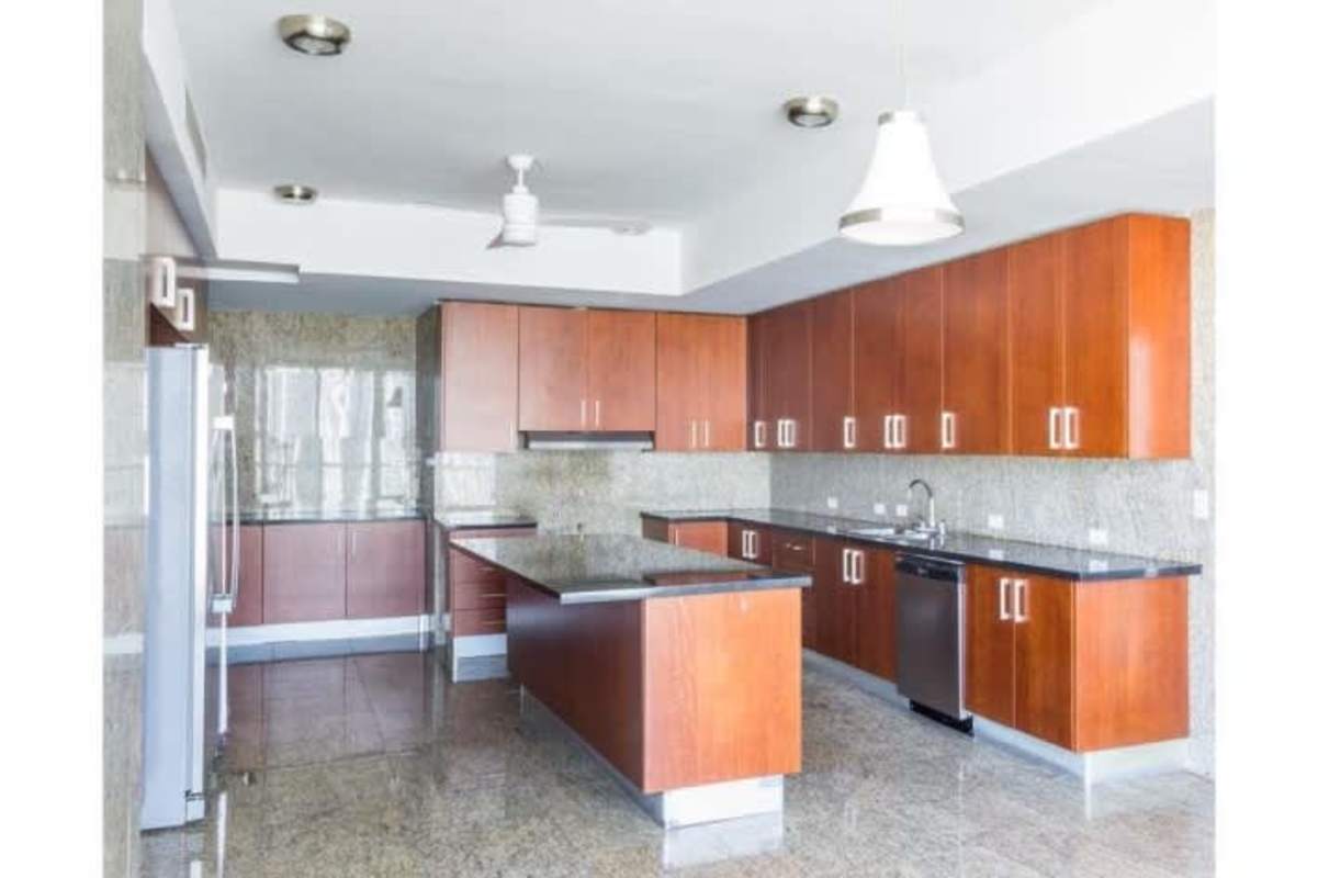 Bright modern bedroom with waterfront city views in Punta Paitilla The Point