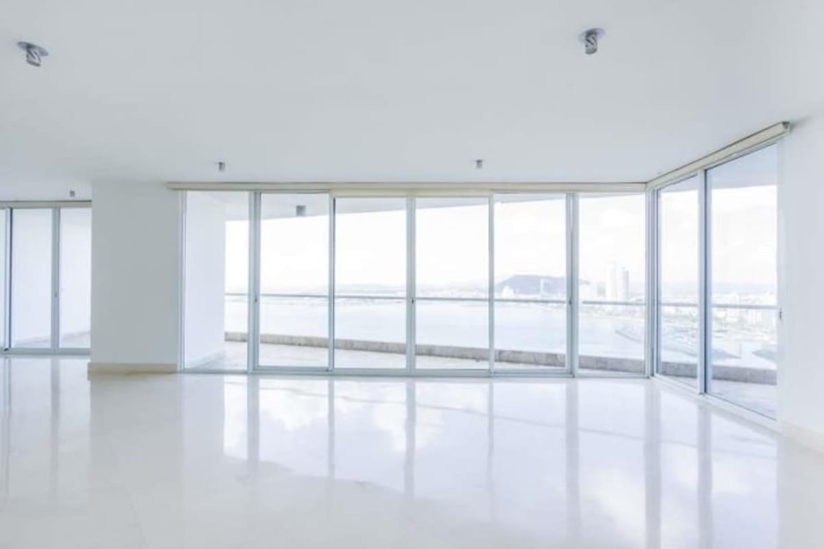 Luxury 4BR Apartment at The Point Punta Paitilla