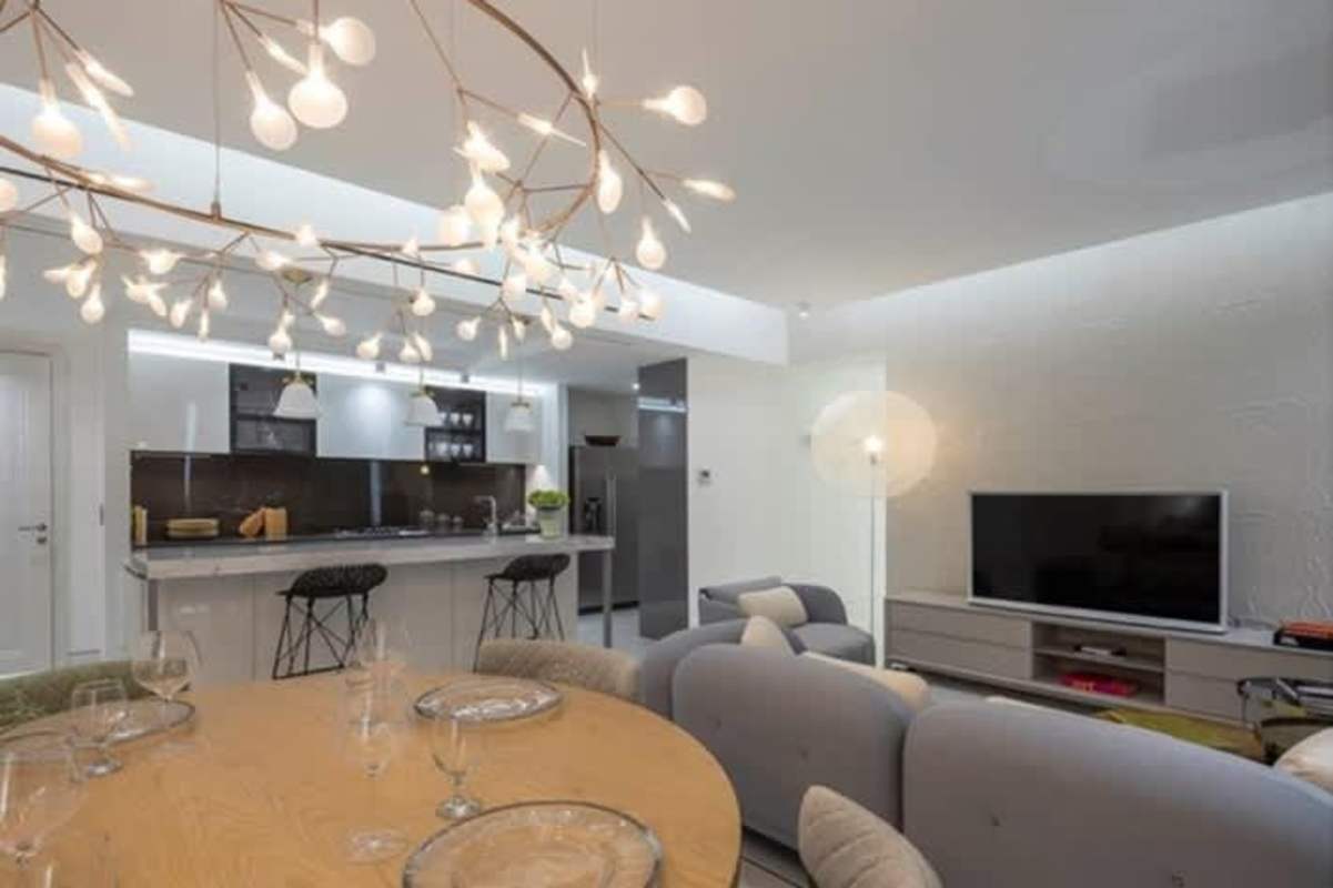 Elegant open-living with kitchen, dining, and lounge Empire Residences Panama