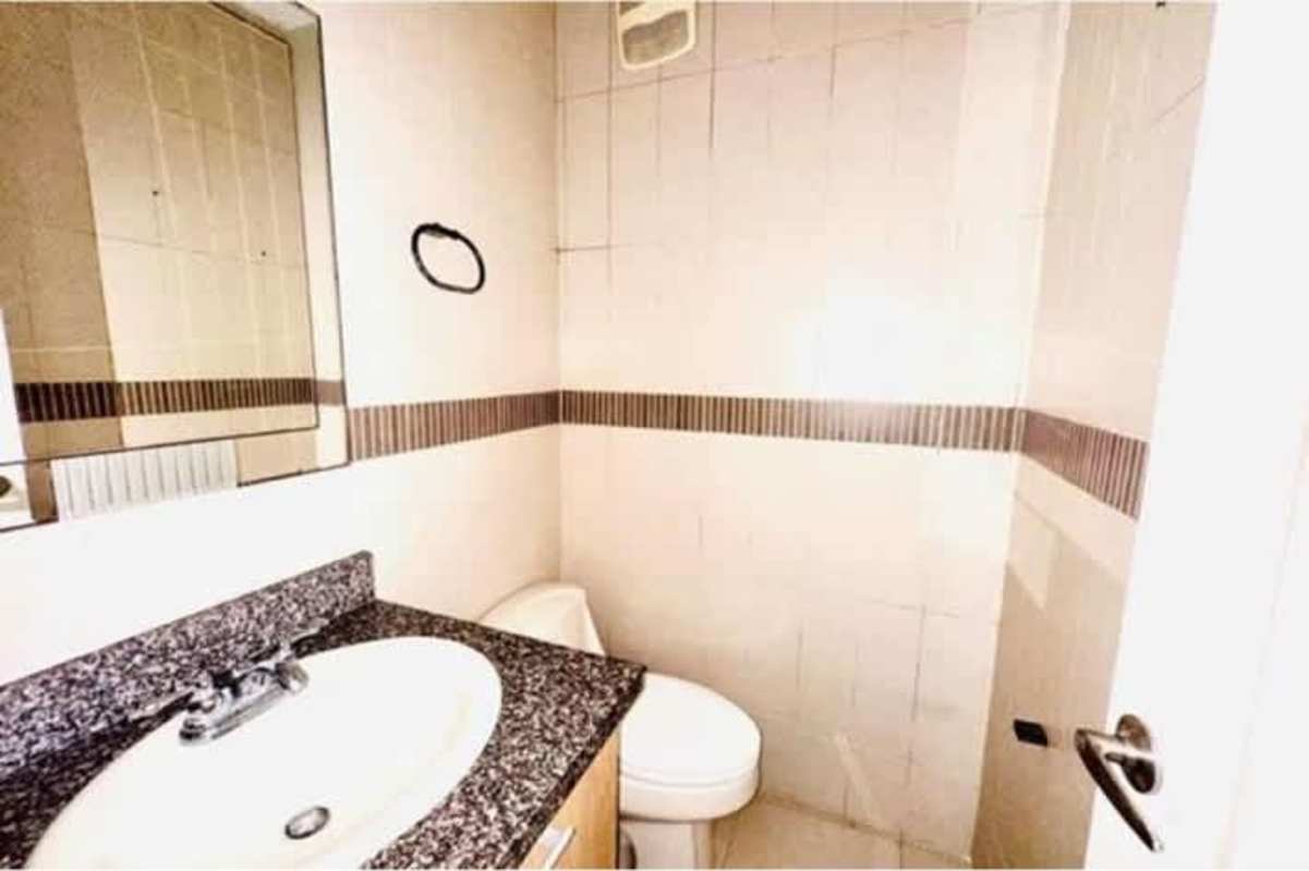 Bedroom with large window, skyline view, AC and closet San Francisco Bay Panama