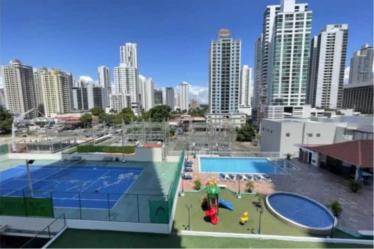 Modern condo skyscraper with balconies and glass facade at PH San Francisco Tower Panama