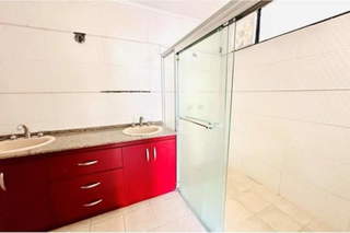 Apartment for Sale in San Francisco - 3 bedrooms