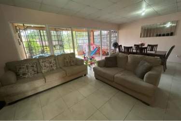 Children's pink bedroom playful decor split AC Mystic City La Chorrera Panama