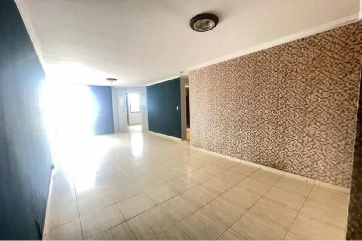 Master bedroom with large closet tiled floors in San Francisco Bay Tower Panama City