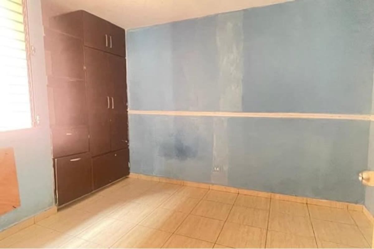 Bathroom with modern tiles, walk-in shower PH San Francisco Bay Panama City