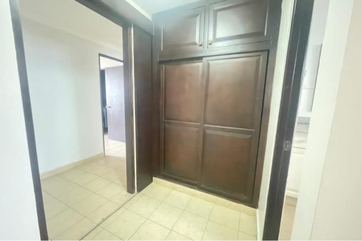 Dining table area with skyline view PH Waterfront Marbella apartment Panama