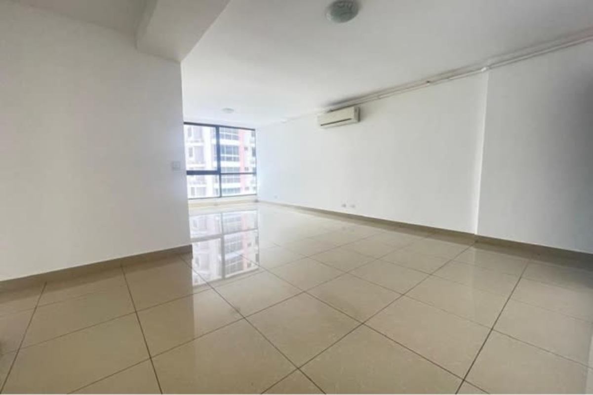 Minimalistic bedroom with built-in wardrobe and tiled flooring PH Vía Romana Panama City