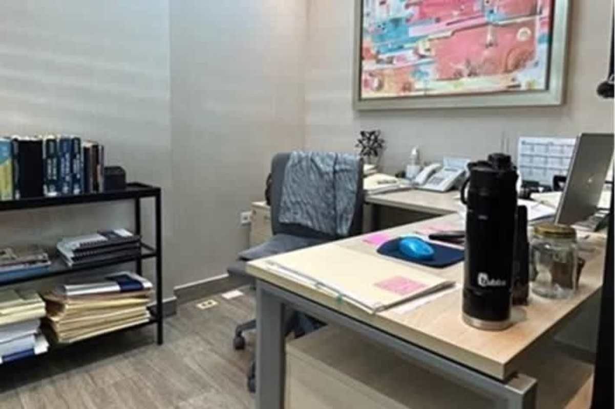 Conference table with chairs, TV screen, modern art PH BICSA Tower Obarrio Panama